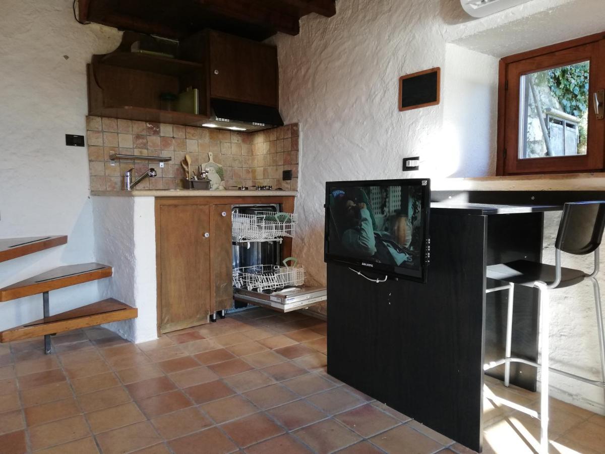 בלגירטה Romantica Casetta Nel Verde Con Vista Sul Lago מראה חיצוני תמונה
