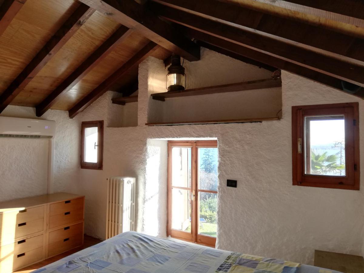 בלגירטה Romantica Casetta Nel Verde Con Vista Sul Lago מראה חיצוני תמונה